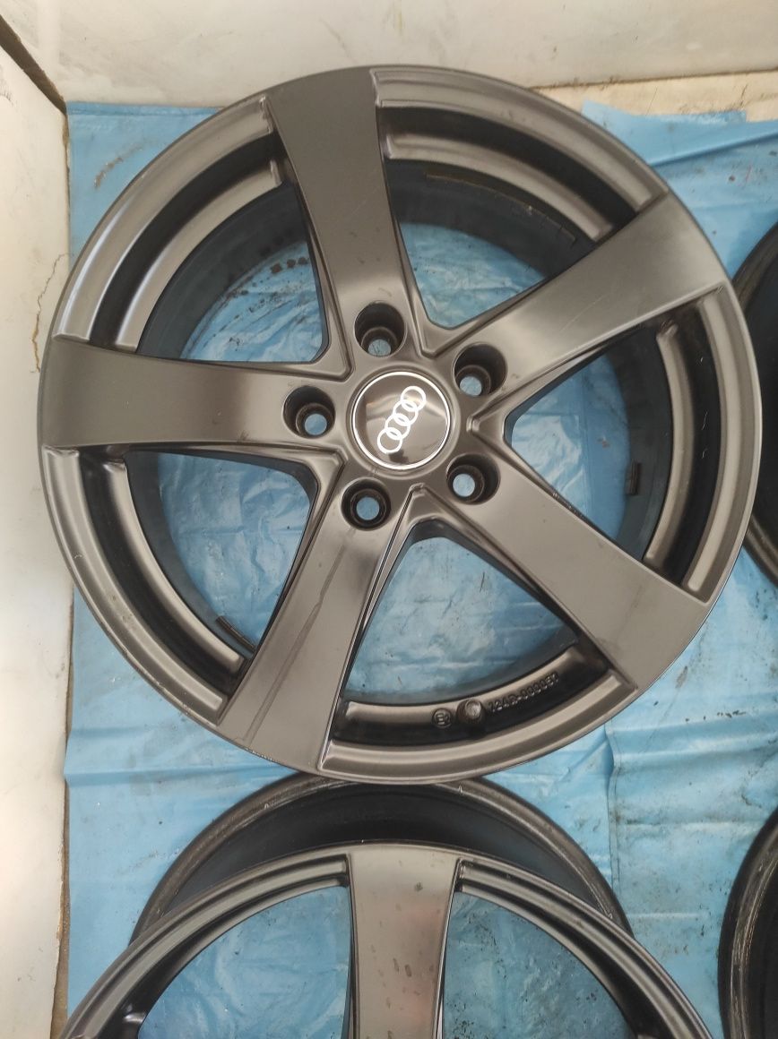 471 Felgi aluminiowe AUDI R 16 5x112 Bardzo Ładne CZARNE