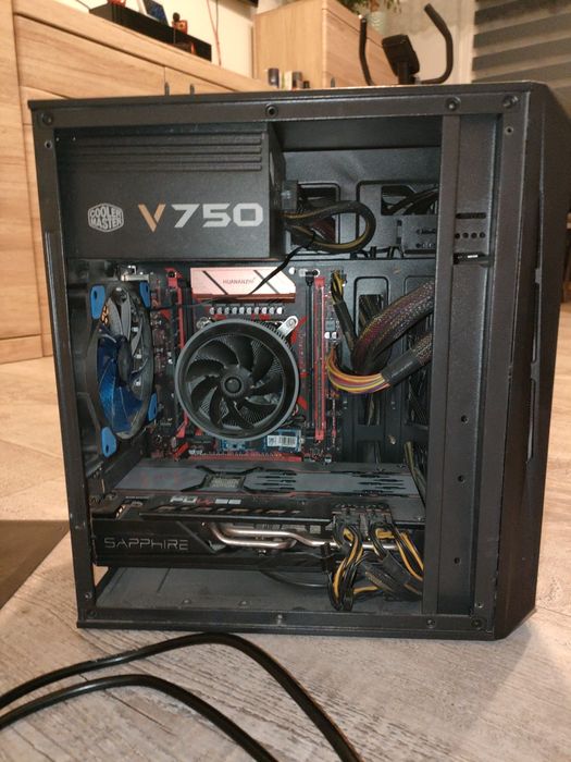 Komputer gamingowy, procesor Intel,  512 GB pamięci, karta radeon 5700