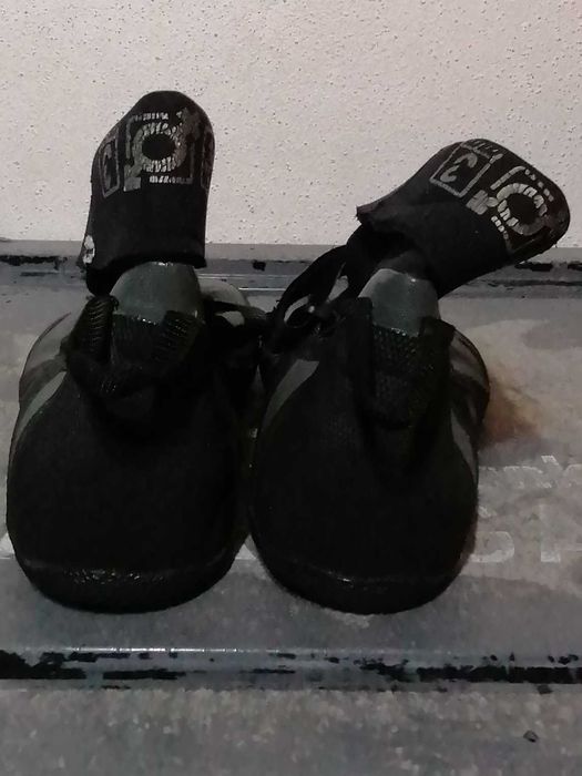 Botas de surf Deeply 38/39 usado 1X como novas