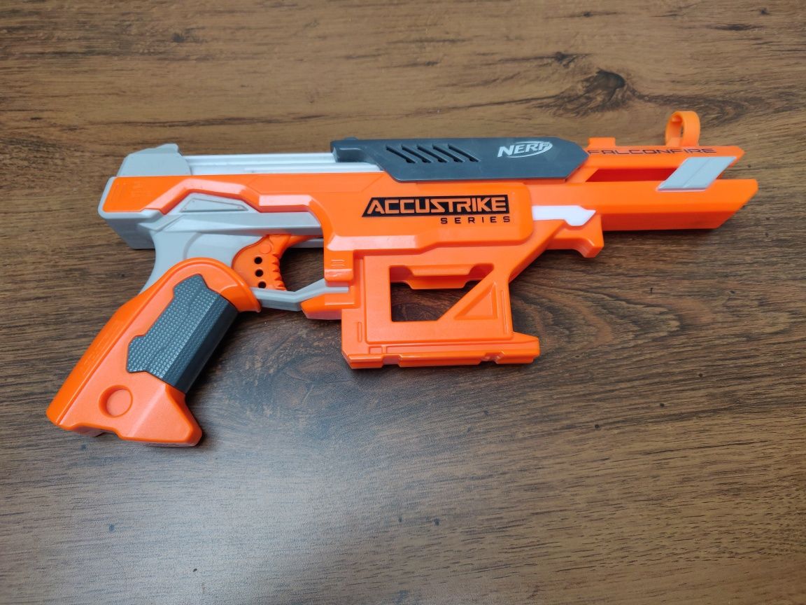 Nerf Accustrike Falconfire & Nerf Stryfe +45 strzałek