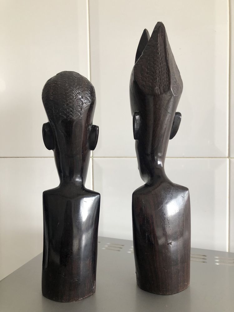 Casal / Par de estatuetas africanas em pau santo. Anos 70