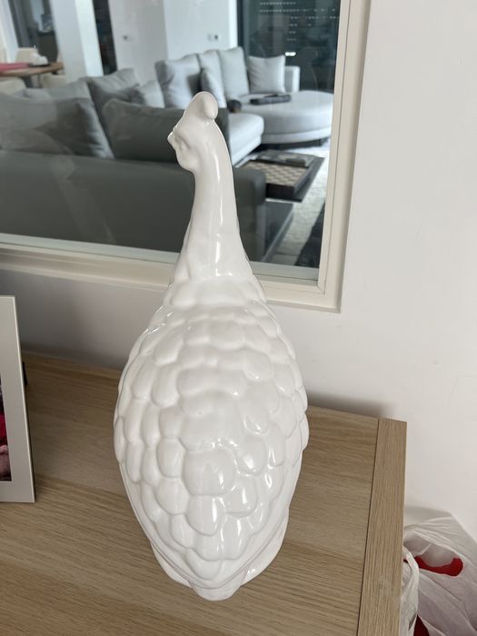 Peça decorativa: galinha de cerâmica