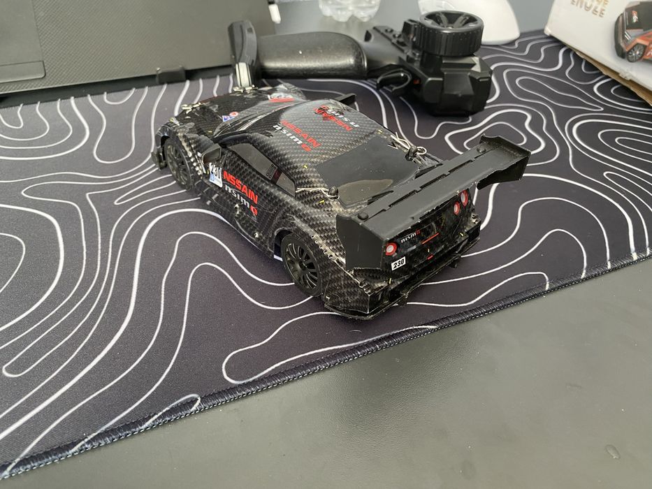 Радиоуправляемая дрифт-машинка Nissan GT-R 1:24, 2.4G