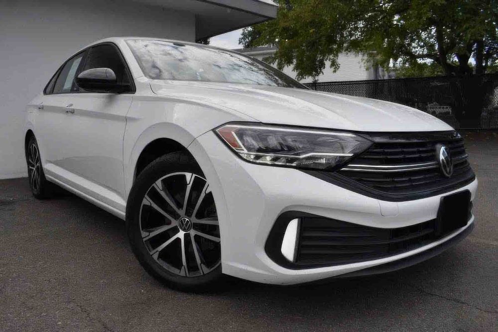 Volkswagen Jetta Sport      2023
