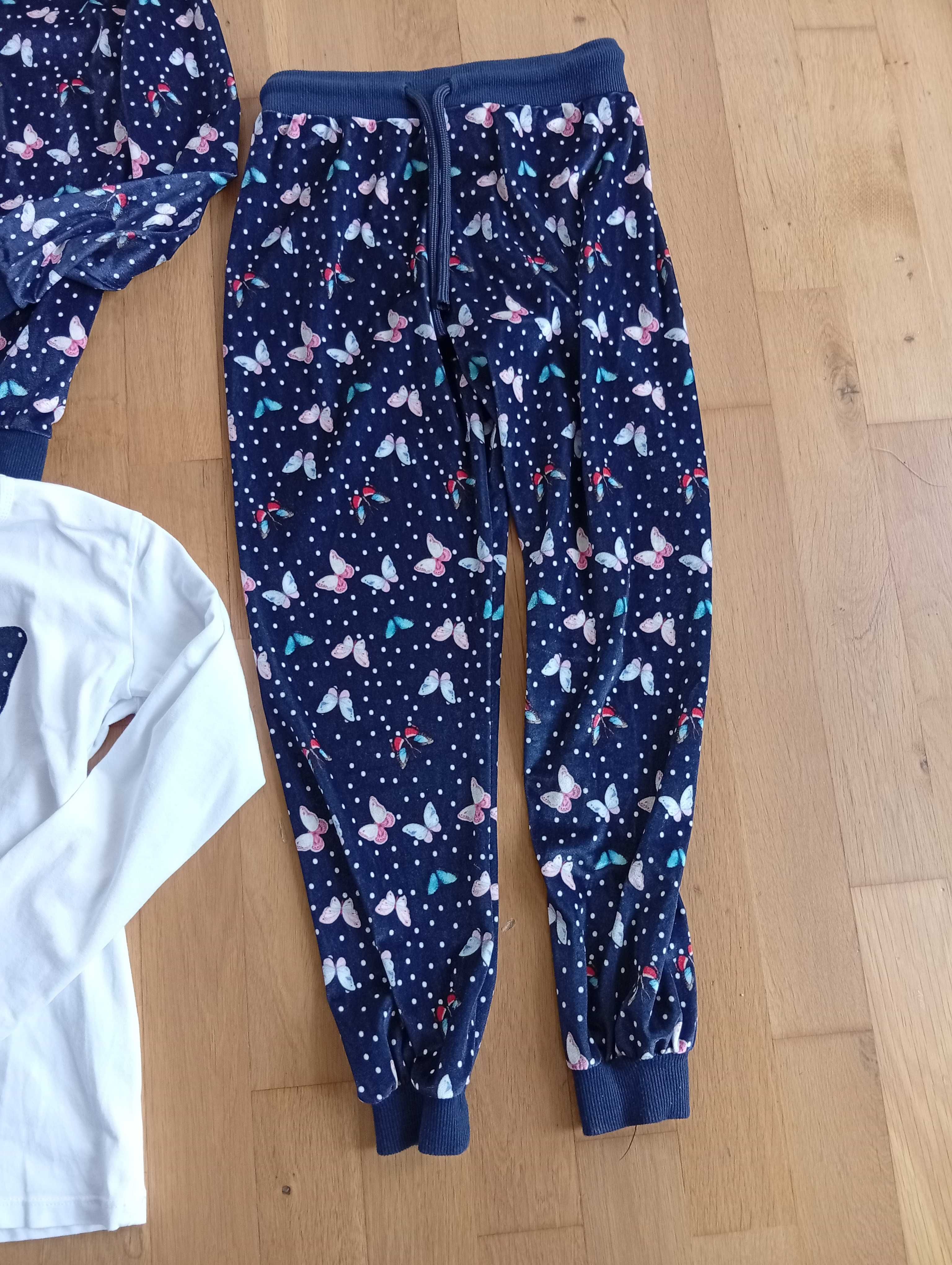 Bluza spodnie dresowe i bluzka 146