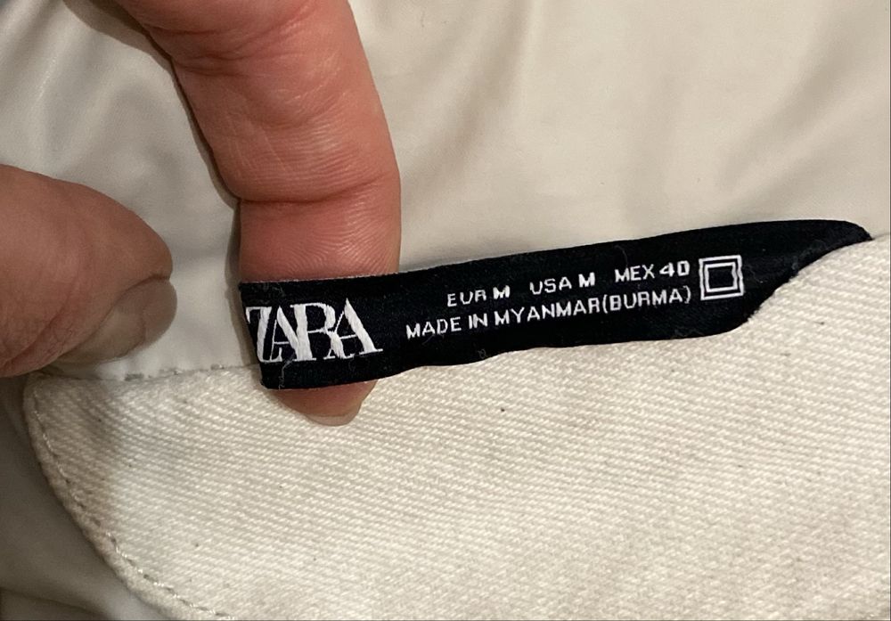 Белая куртка пуховик пуффер прямого кроя Zara оригинал