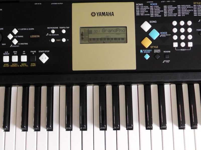 Keyboard Cyfrowy Yamaha YPT-220 Funkcja Lekcji MIDI LCD