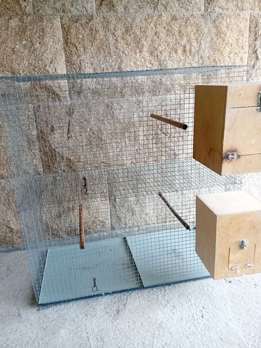 Varias gaiolas para ceder ou troca por aves