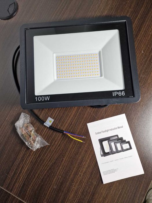Naświetlacz Zewnętrzny Halogen Led 100W