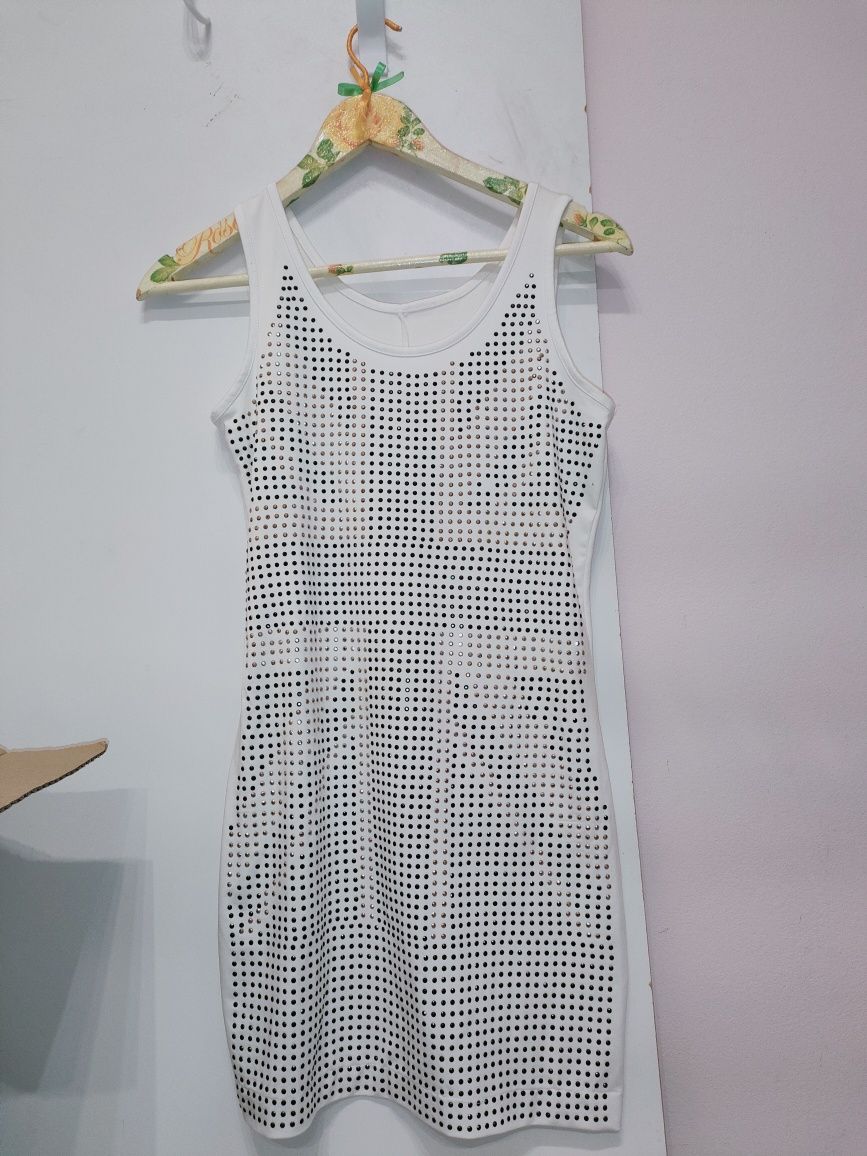 Sukienka mini z cyrkoniami, śliczna rozmiar XS s