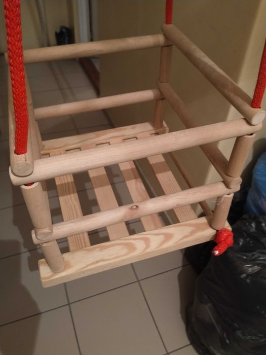 Huśtawka drewniana dla dziecka