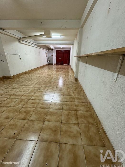Parque de Estacionamento / Garagem / Box em Montijo e Afonsoeiro de 50