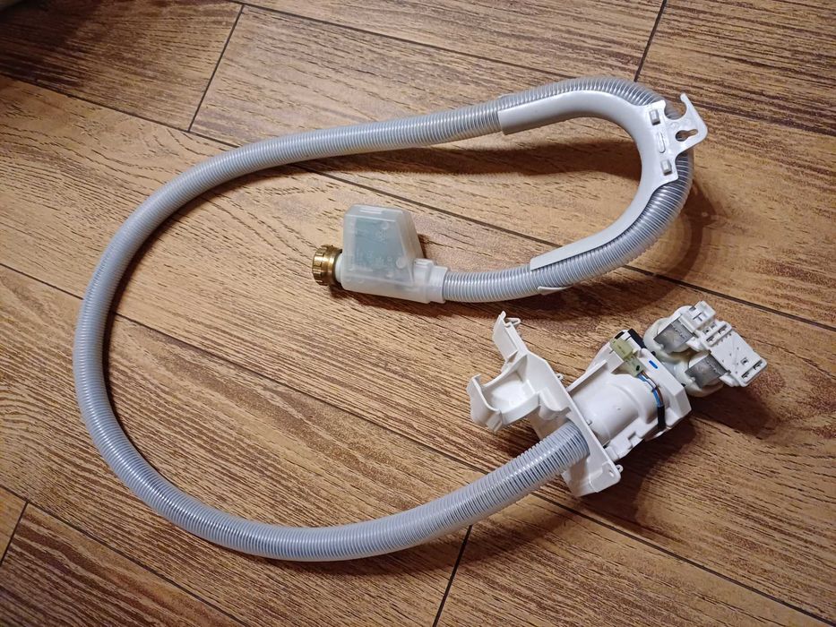 Шланг подачі води до пральної машини BOSCH 9000228649