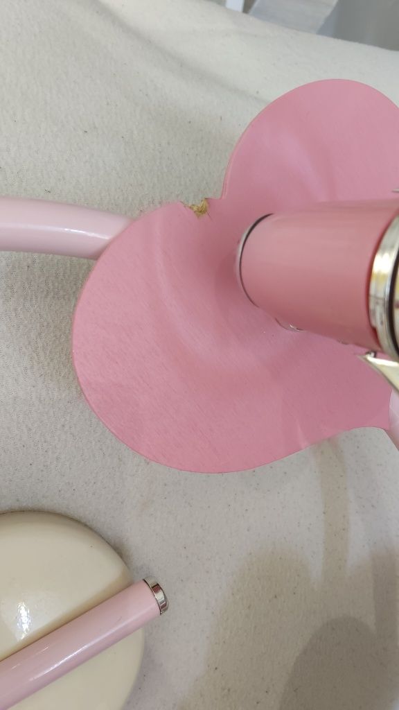 Lampa sufitowa różowa do pokoju dziewczynki