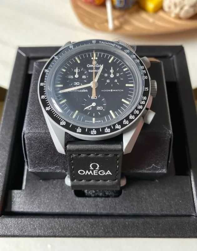 Swatch x Omega Bioceramic Moonswatch Mission to the Moon SO33M100