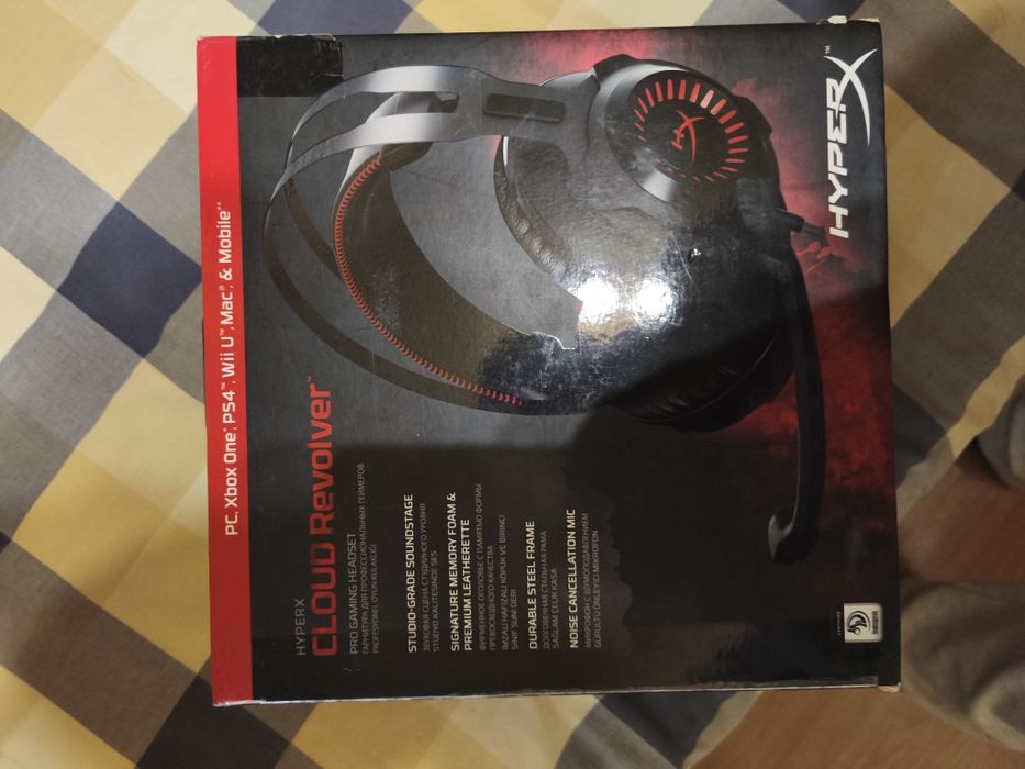 Продам відмінну геймерську гарнітуру HyperX Cloud Revolver
