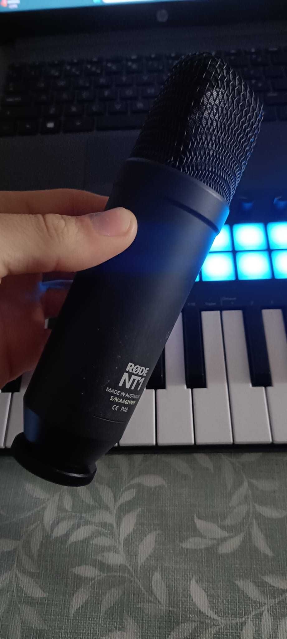 RØDE NT1 - Microfone de Estúdio