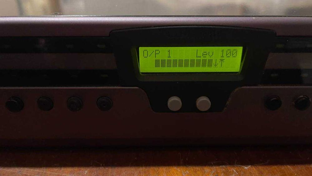 Трансляционный микшерный пульт Allen Heath IDR-8