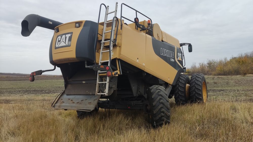 Комбайн Lexion 570 комплект 2 жниварки і візок