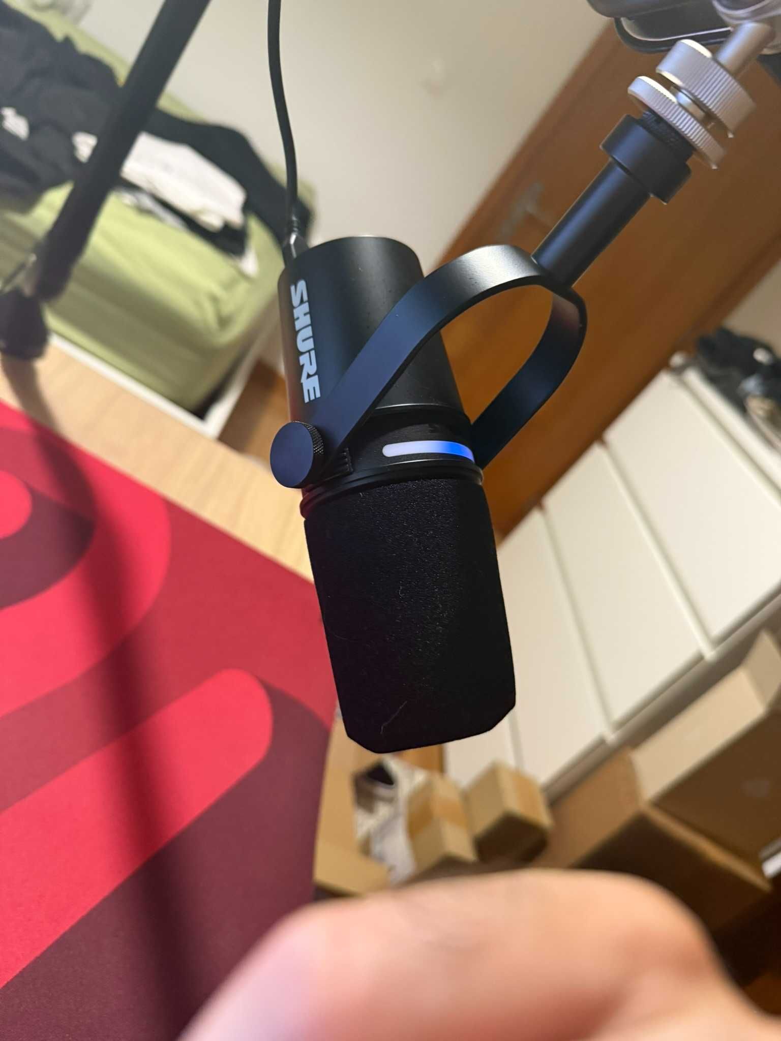 Shure MV7+ Podcast Microphone (sem caixa)