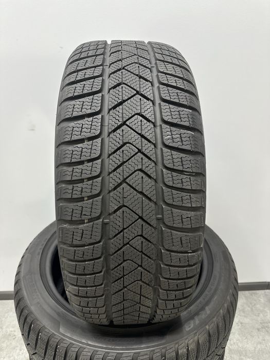 Зимові шини Pirelli Sottozero3 235/45 R18 94V
