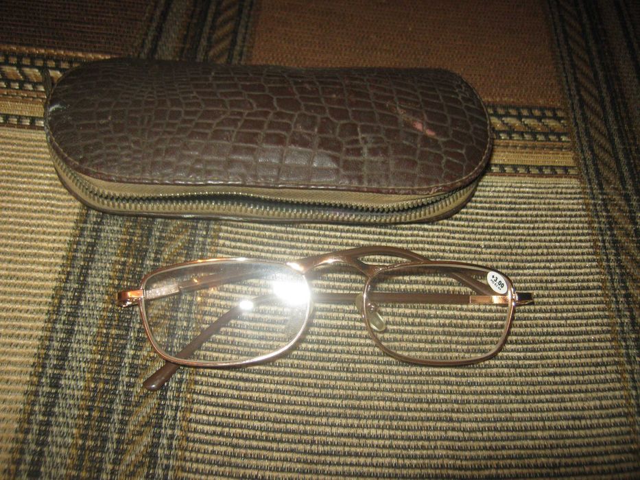 Очки +3 с кожаным чехлом