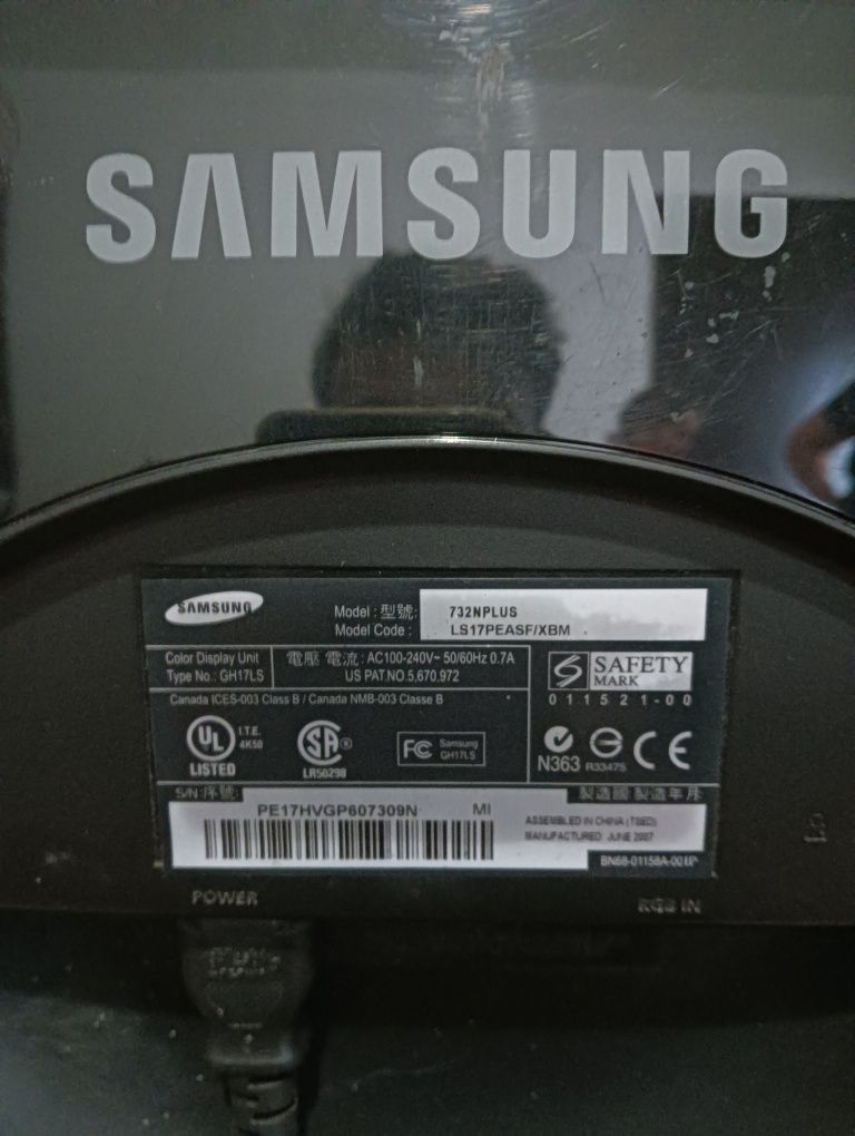 Monitor Samsung em funcionamento