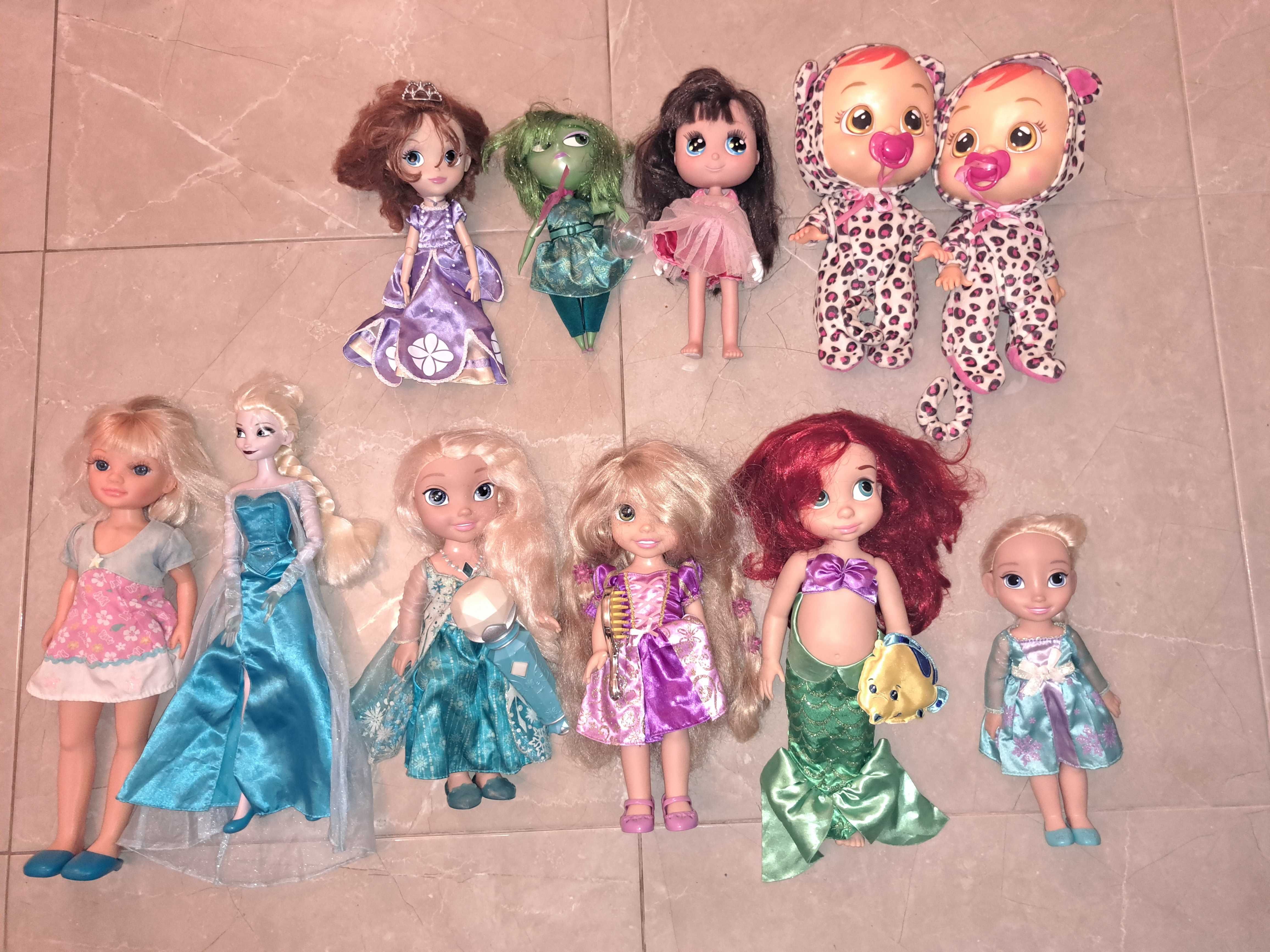 Barbies, Disney princesas, Minie Mouse, DVDs