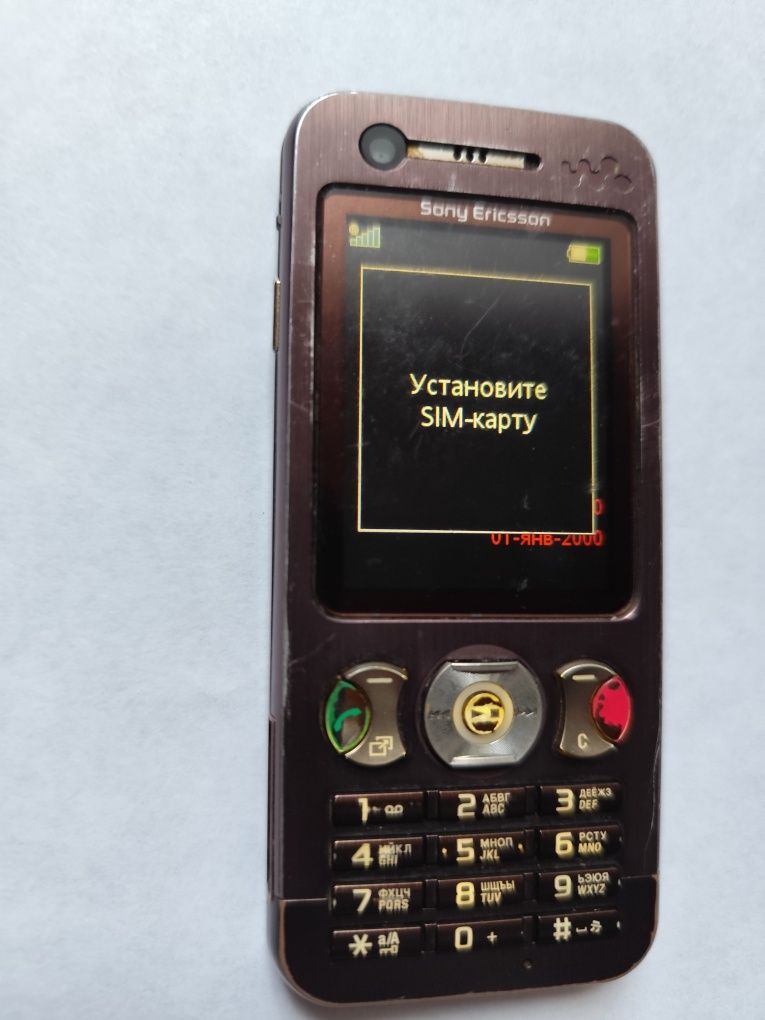 Мобильный телефон Sony W890i рабочий с батареей