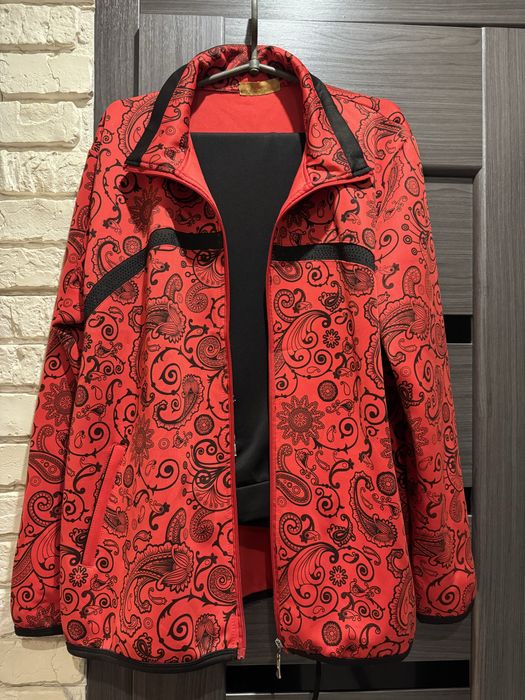 Женский спортивный костюм