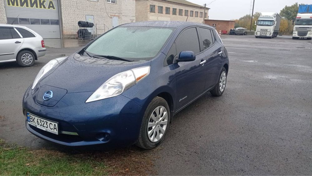 Nissan leaf 2017р.