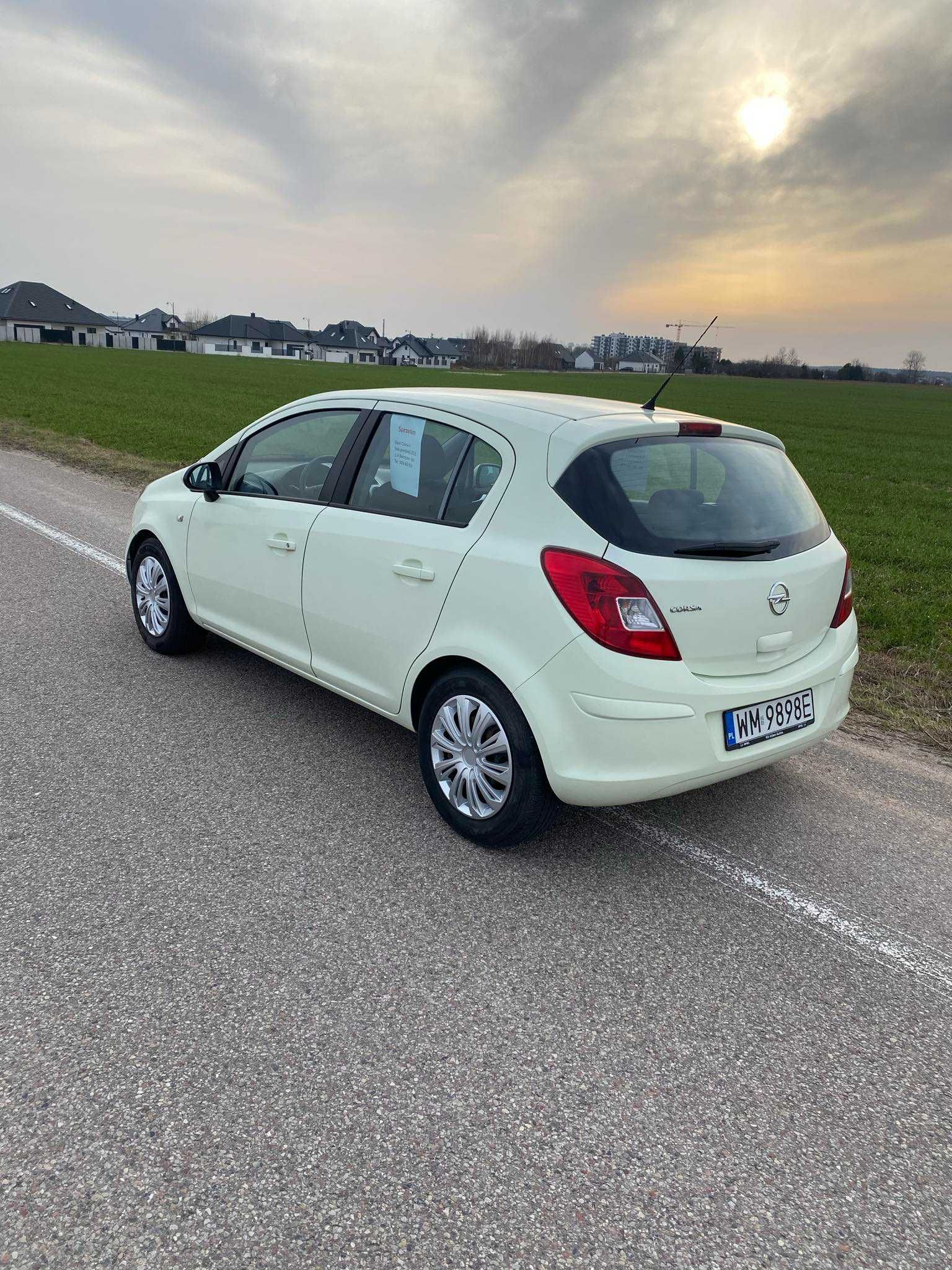 Opel Corsa D 2012r. KLIMA 1.4 B+G