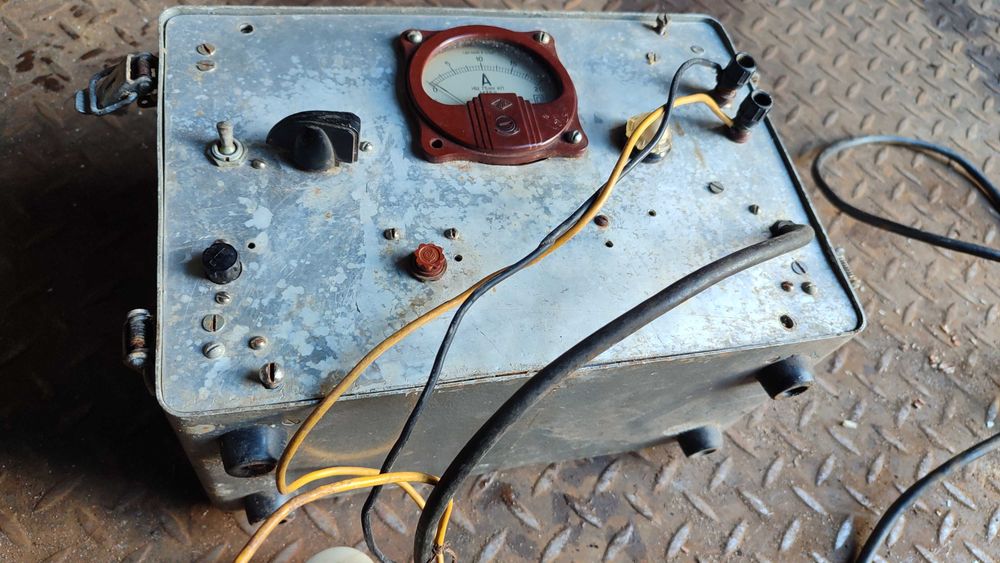 Перетворювач на 12 вольт, зарядний пристрій до акумулятора.