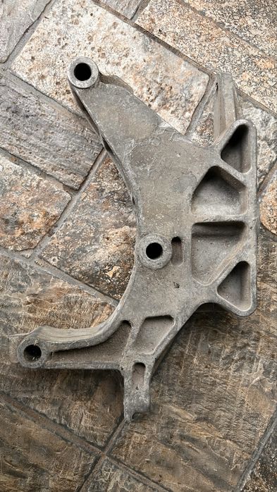 Кронштейн кріплення 51744319 КПП Fiat Doblo