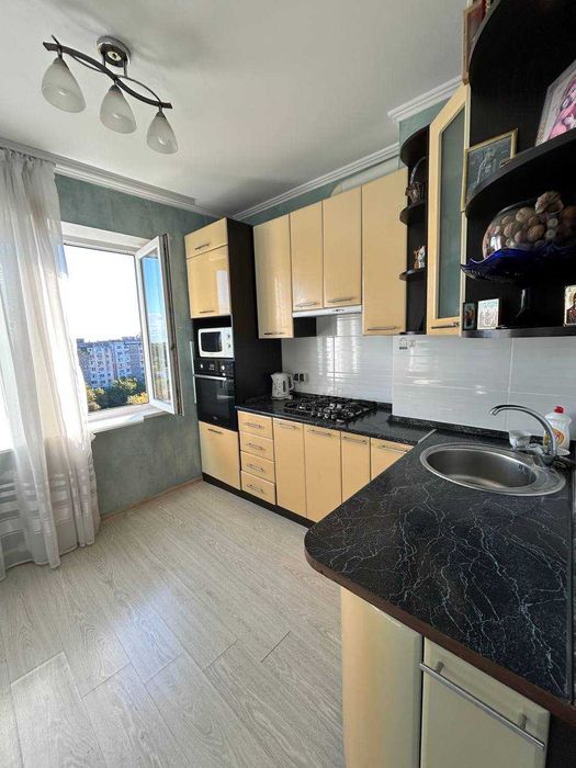 Продам 1к квартиру на Таїрова з капітальним ремонтом!