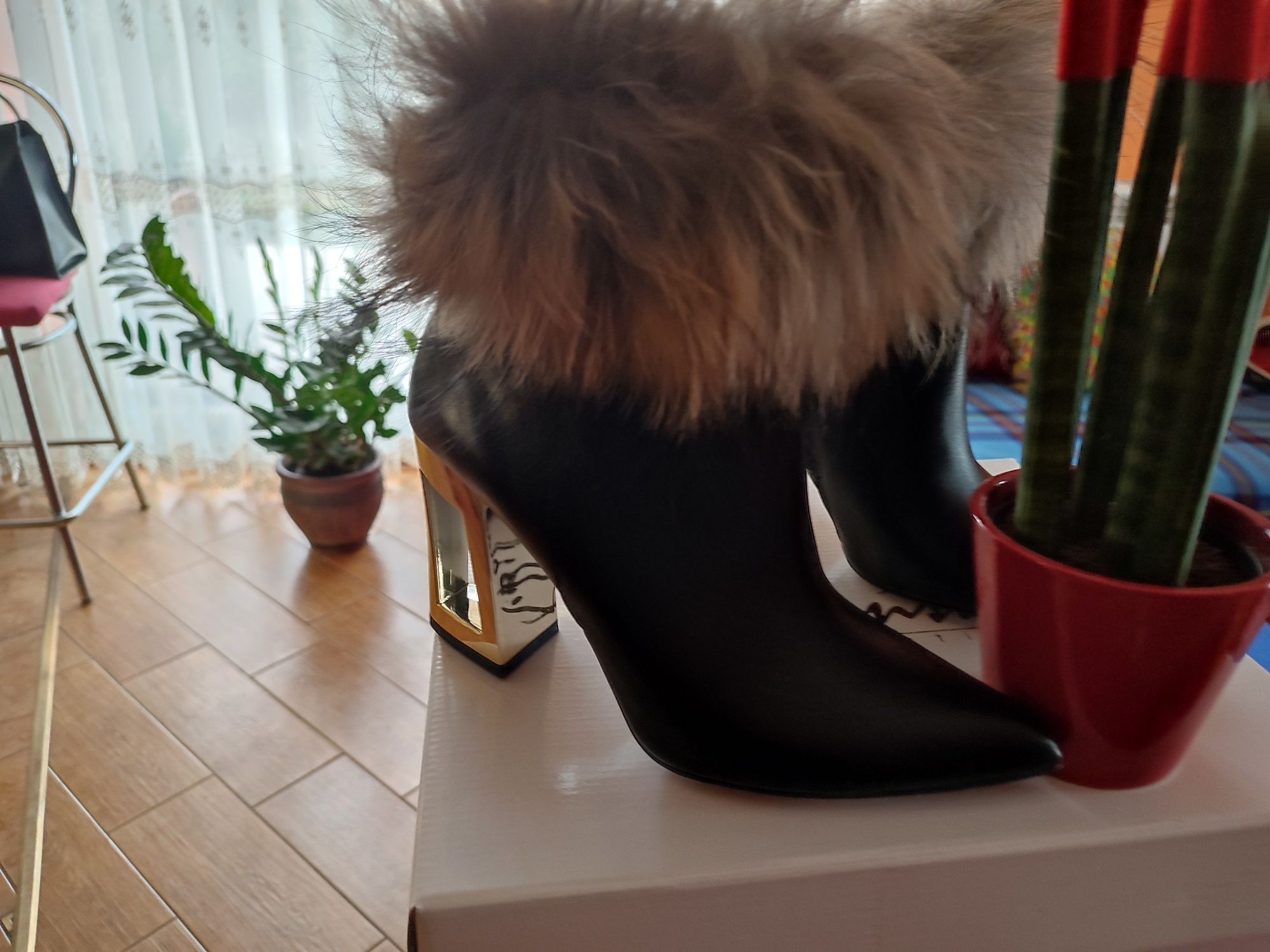 Sprzedam buty- botki..