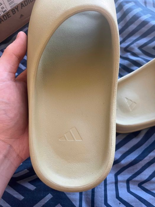 Yeezy Slide Resin