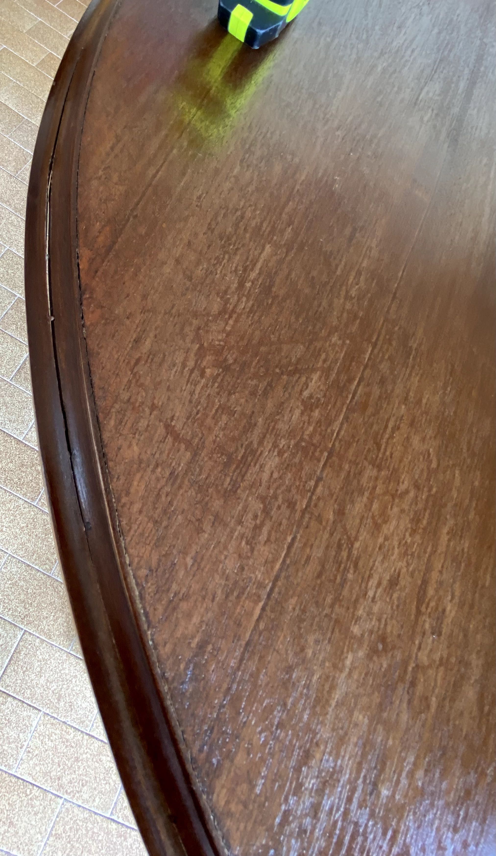 Mesa Robusta e Sólida para os seus Futuros Convívios Memoráveis