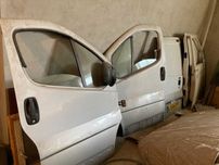Двері Renault Trafic в зборі Б/У автозапчастини