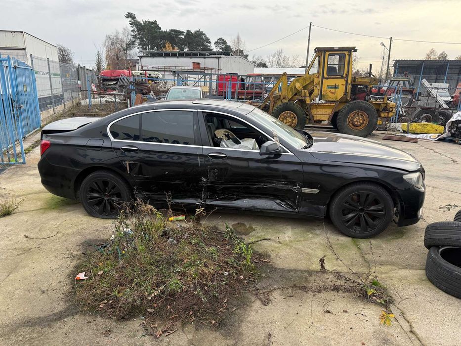 BMW 730D F01 ,uszkodzona ,jezdzi , full