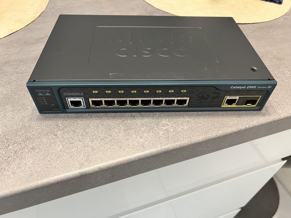 Switch cisco WS-C2960-8TC-S Catalyst 2960