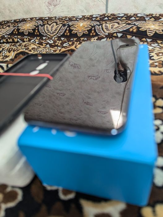 Компактний 6.15" Meizu X8 6GB 128GB Android 11 смартфон