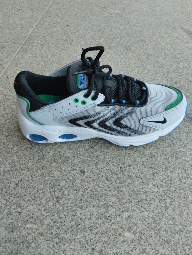 Nike sapatos TW.