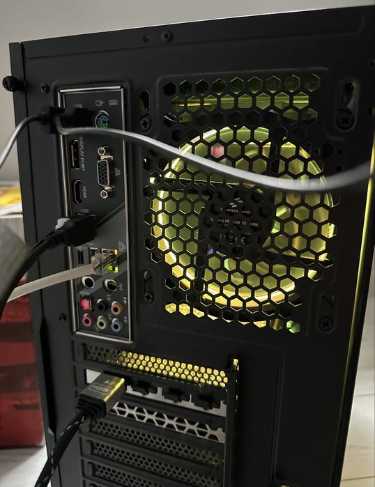 Komputer głównie gamingowy, m.in. i5-9600K, Gigabyte Radeon RX 590