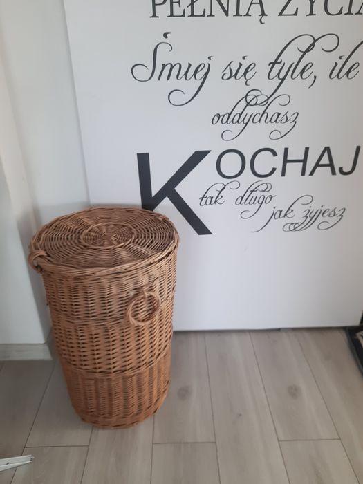 Kosz na pranie wiklinowy z pokrywa