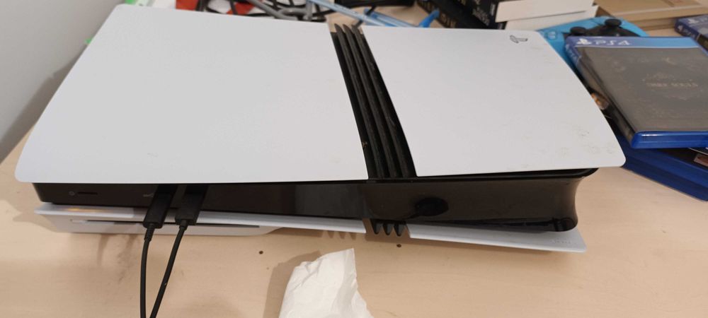 Konsola PlayStation 5 Pro 2TB + napęd zewn. Blu-Ray + extra pad + gry