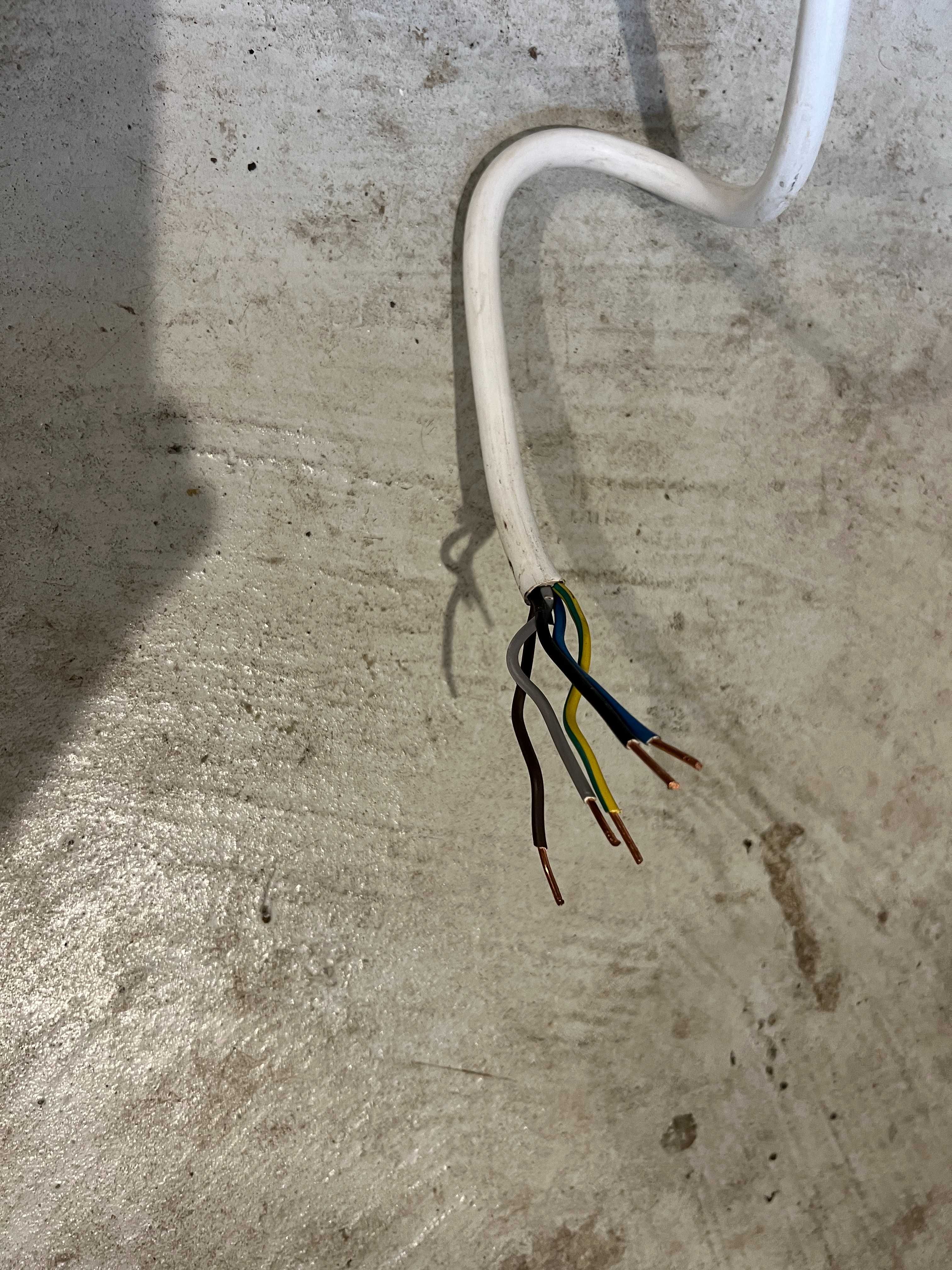 Płyta elektryczna Amica z 4 żeliwnymi polami grzejnymi