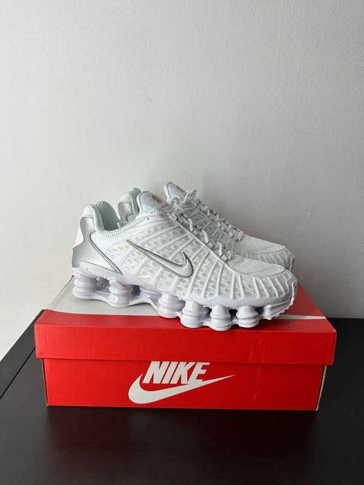 Buty-Trampk-Nike Shox TL White R.44