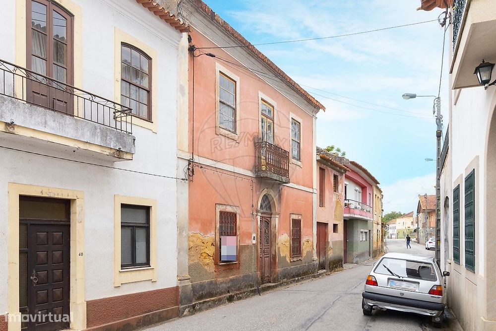 Moradia T8 para venda