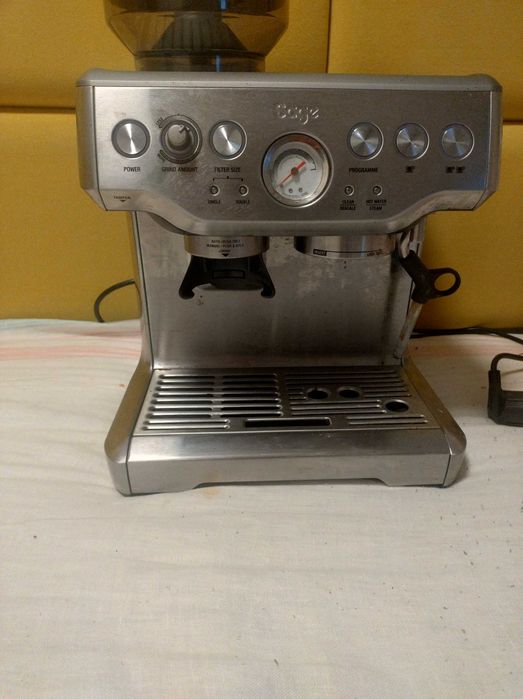 Ekspres ciśnieniowy Sage Barista Express SES875BSS